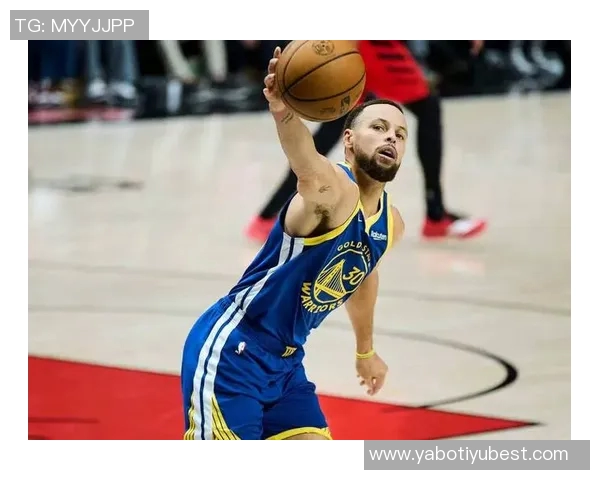 库里表现起伏不定末节失误致球队失利27分6板4助难掩遗憾